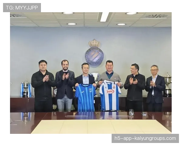 俱乐部与国际青训机构签署合作协议 共建交流平台，青训俱乐部怎么与学校合作